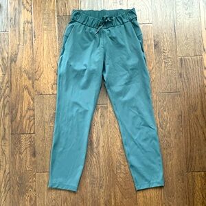 Lululemon pant, size 4